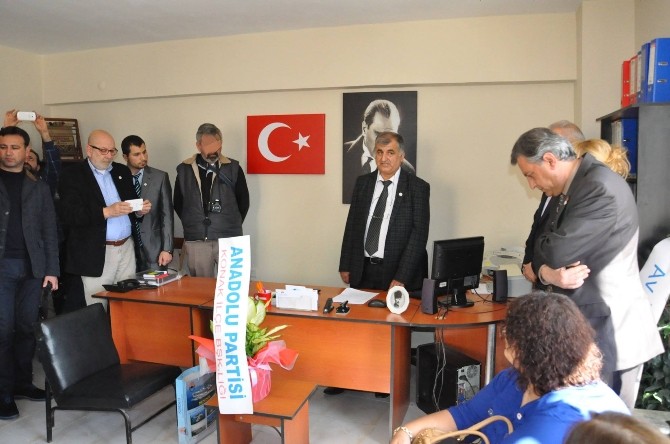 Anadolu Partisi Kuşadası İlçe Binası Açıldı