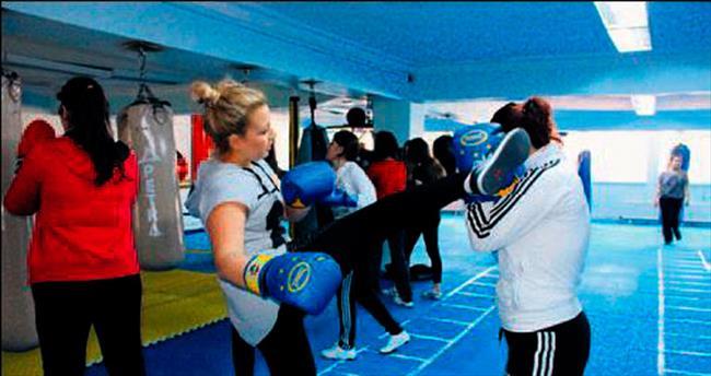 Kadınlara ücretsiz boks eğitimi