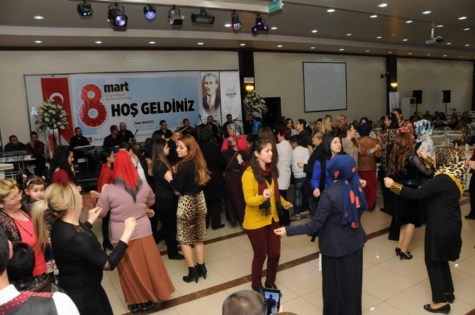 Kırşehir’de Kadınlar Belediye’nin Etkinliği İle Eğlendi