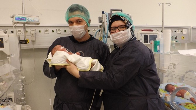 Bir Aylık Bebeğe Başarılı Ameliyatla Şant Takıldı