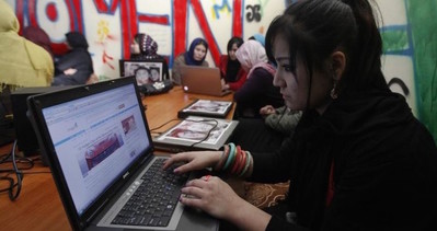 Kadınlar için ’pembe internet kafe’ler geliyor
