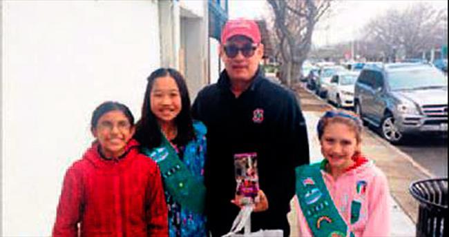 Hanks’ten izci kızlara destek