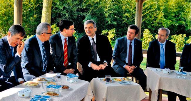 ’Şu an aktif siyasetin içinde olmayacağım’