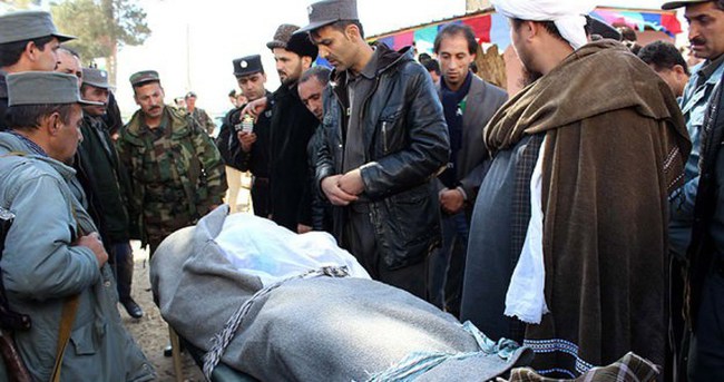 Afganistan’da protestocuların üzerine ateş açıldı