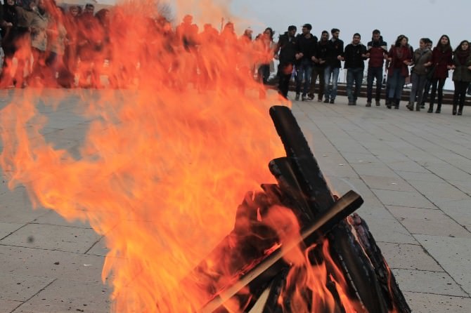 Bolu’da Bir Grup Öğrenci Nevruzu Kutladı