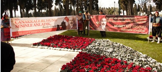 Mehmet Akif Ersoy Mezarı Başında Anıldı