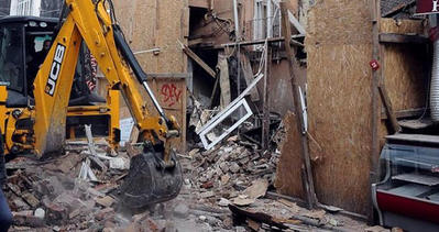 Fatih’te 3 katlı bina çöktü