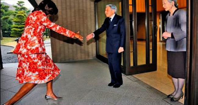 Michelle Obama’nın selamlaşma imtihanı