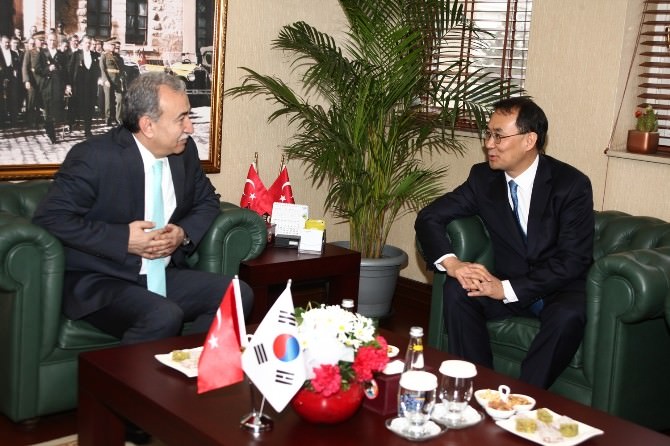 Güney Kore Cumhuriyeti Büyükelçisi Yunsoo Vali Büyük’ü Ziyaret Etti