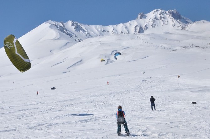Erciyes’te Snow Kite Heyecanı