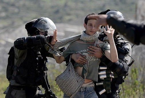 İsrail 6 Filistinliyi gözaltına aldı