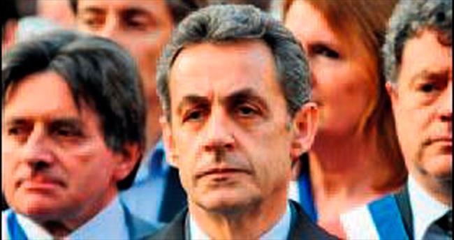 Sarkozy güçlenerek döndü