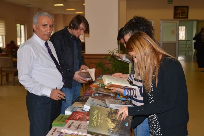 Bilecik Şeyh Edebali Üniversitesinde “Çanakkale Kitapları” Sergisi