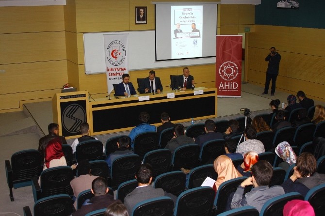 SAÜ’de ‘Türkiye’de Gençlerin Rolü Ve Girişimcilik’ Paneli