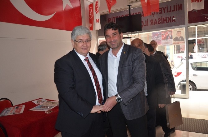 Akhisar Bakkallar Odası’ndan MHP İlçe Teşkilatına Ziyaret