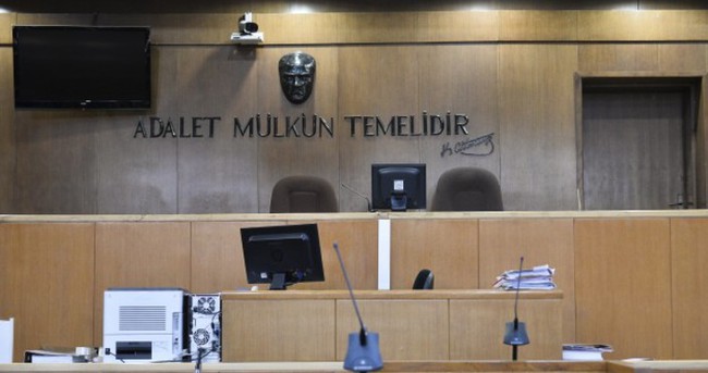 Türk bayrağını indirmeye 13 yıl 9 ay hapis cezası