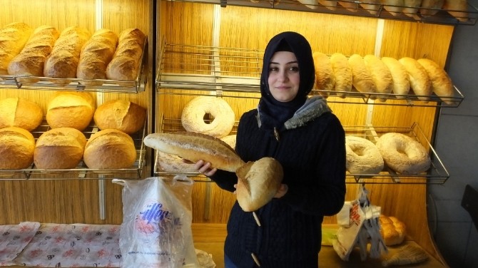 İvrindili Fırıncı Askıda Ekmek Kampanyası Başlattı