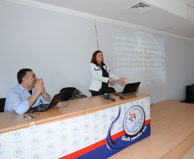 Trabzon’da Sporcu Psikolojisi Ve Beslenme Semineri