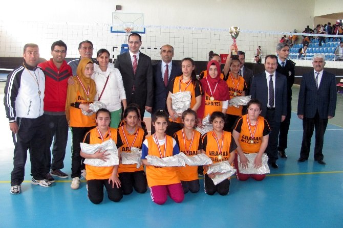Araban’da Atatürk Ortaokulu Şampiyon Oldu