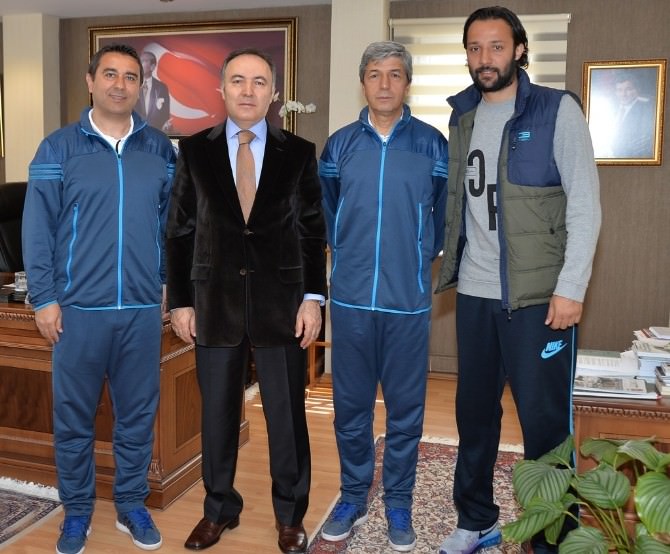 B. B. Erzurumspor Teknik Heyetinden Vali Altıparmak’a Ziyaret