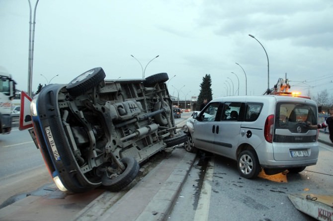Kocaeli’de Trafik Kazası: 2 Yaralı
