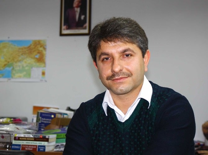 SAÜ Öğretim Üyesi Gülmez: Türkiye Daha İyi Notu Hak Ediyor