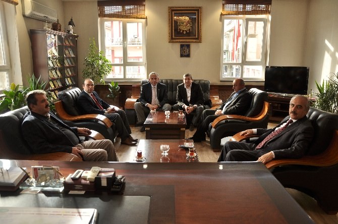 İhsangazi Belediye Başkanı; Tosya Belediyesini Ziyaret Etti
