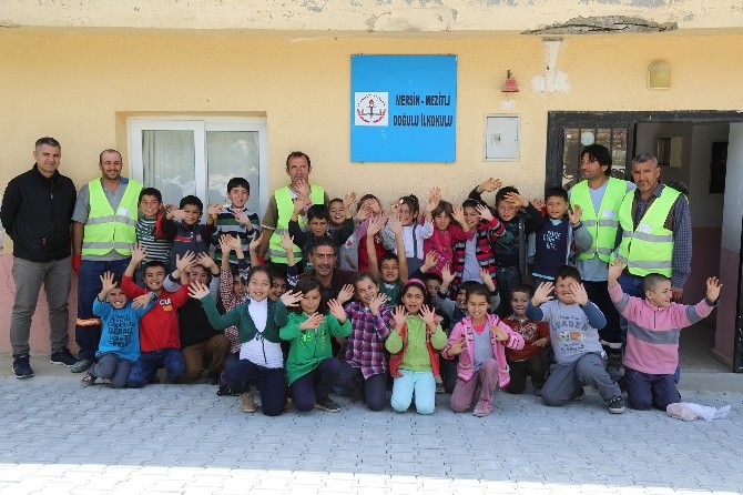 Mezitli Belediyesi, Doğlu İlkokulu Bahçesine Kilit Parke Taşı Döşedi