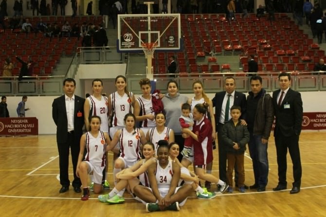 Nevşehir Hacı Bektaş Veli Üniversitesi Spor Kulübü Kadın Basketbol Takımı Galibiyet Serisini Sürdürüyor