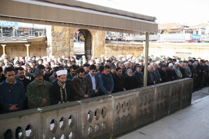 Şehit Cumhuriyet Savcısı Kiraz İçin Yozgat’ta Gıyabi Cenaze Namazı Kılındı
