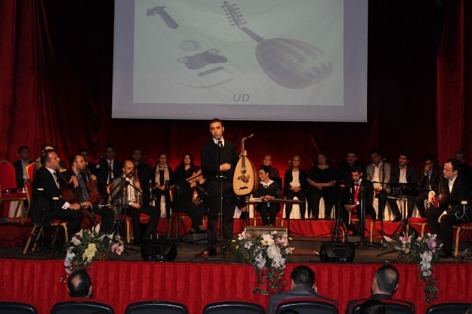 Elazığ’da Öğrencilere ’Gelenekten Geleceğe’ Konseri Verildi