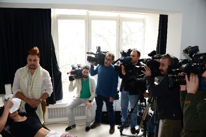 Dünyaca Ünlü TV Yıldızı Samuel Brodıe, Lhmacın Ve Türk Kahvesine Hayran Kaldı