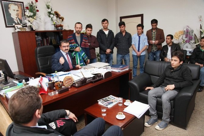 Afganistanlı Öğrencilerden Prof. Dr. Bağcı’ya Ziyaret