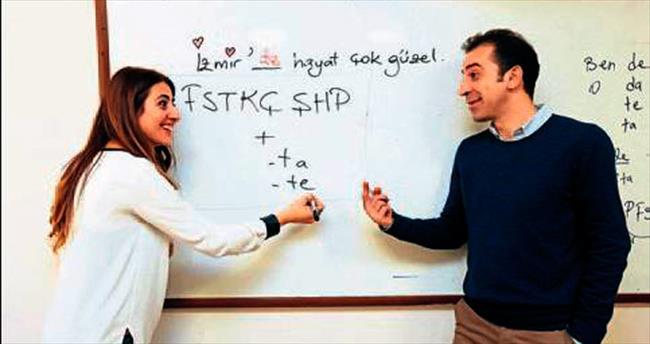 Yabancı hocalar Türkçe öğrenecek