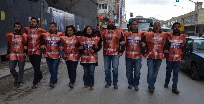 Eskişehir Halkevleri’nden AK Parti Binasına 9 Kişilik Temsili Yürüyüş