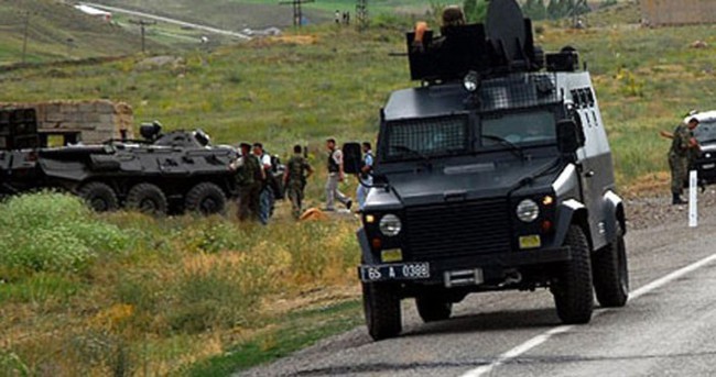 Bingöl’de askeri araç devrildi: Yaralılar var