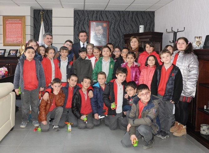 Saffet Şeker İlkokulu Öğrencileri Başkan Bakıcı’yı Ziyaret Etti