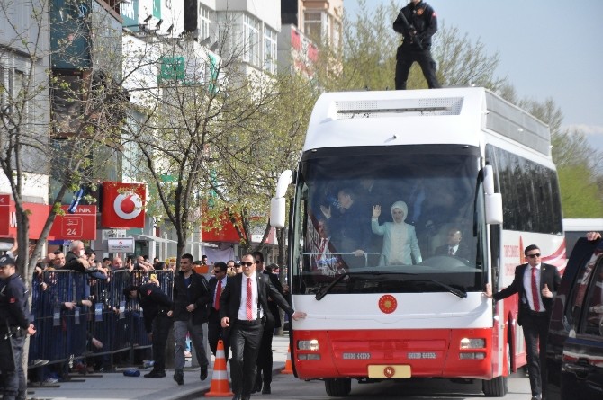 Cumhurbaşkanı Erdoğan, Ziyaretlerde Bulundu
