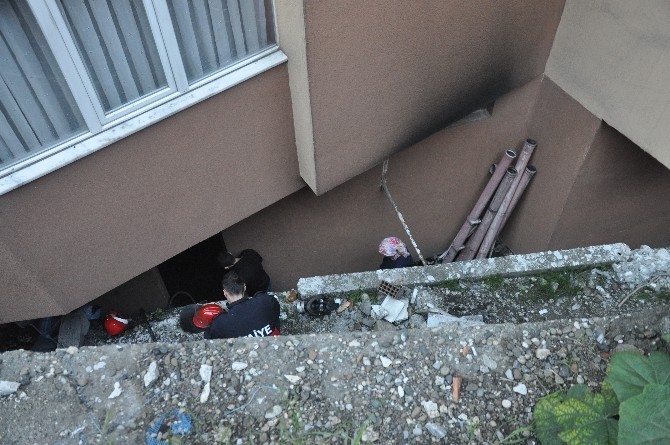 Kazan Dairesindeki Dumanlar Apartman Sakinlerini Ayağa Kaldırdı