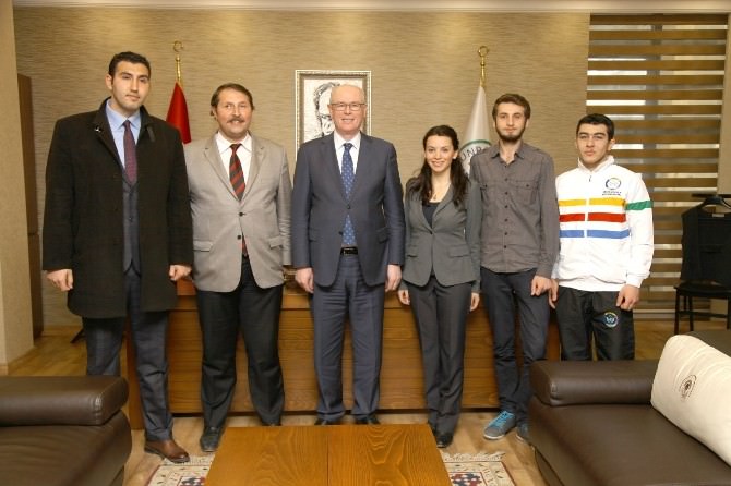 Başkan Kurt İç Anadolu Gençlik Federasyonu Yetkilileri İle Buluştu