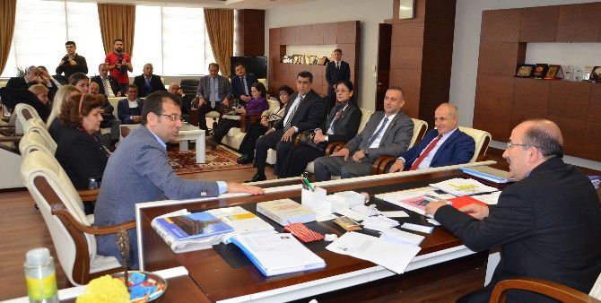 CHP’li Belediye Başkanları İmamoğlu Ve Akgün’den Başkan Gümrükçüoğlu’na Ziyaret