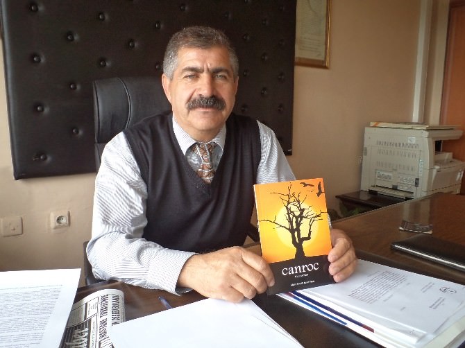 Yazı İşleri Müdürü Arslan Şiir Kitabı Çıkarttı