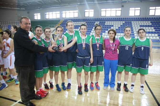 Yıldız Bayanlar Basketbol Anadolu Şampiyonası Sona Erdi