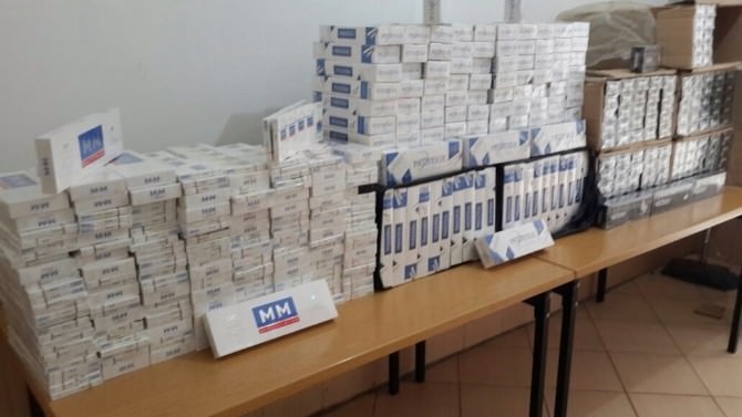 Jandarma 9 Bin Paket Kaçak Sigara Ele Geçirdi