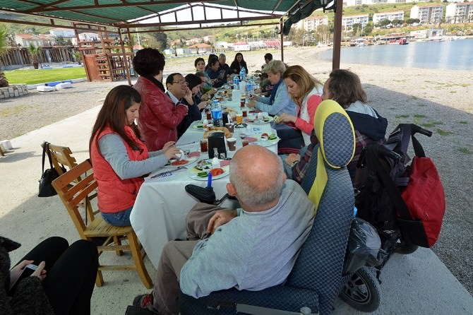 Başkan Demirağ, Engelli Vatandaşlarla Kahvaltıda Buluştu