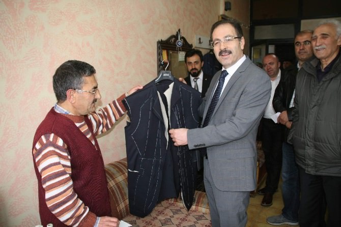 AK Parti Yozgat Milletvekili Adayı Abdulkadir Akgül Esnafı Ziyaret Ederek Sorunlarını Dinledi