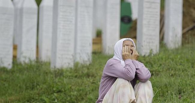 Srebrenitsa anneleri Papa’ya tepkili
