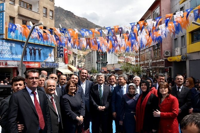 AK Parti Gümüşhane’de Adaylarını Tanıttı