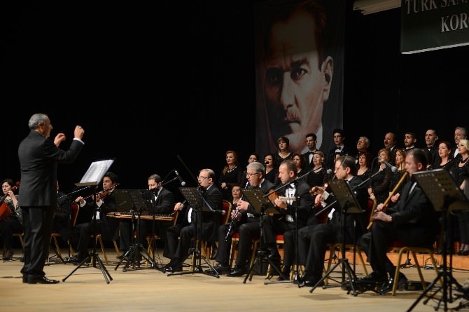 Yeşilkent Türk Sanat Müziği Korosu’ndan Muhteşem Konser