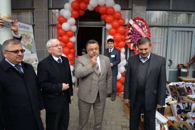 Belediye Başkanı Selim Yağcı Kermes Açılışına Katıldı